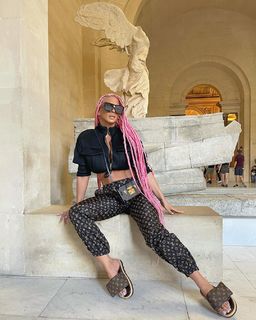 Jelena Karleusa feet photo thumbnail