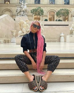 Jelena Karleusa feet photo thumbnail