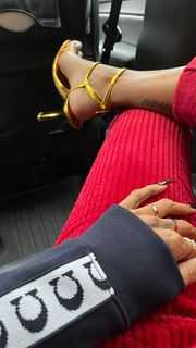 Karrueche Tran feet photo thumbnail