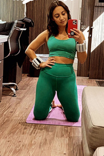 Francia Raisa feet photo thumbnail