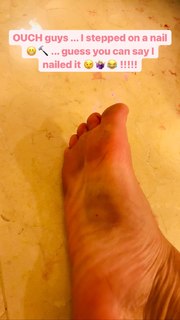 Britney Spears feet photo thumbnail