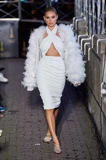 Elsa Hosk feet photo thumbnail