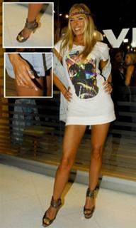 Adriane Galisteu feet photo thumbnail