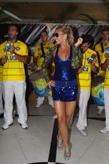 Adriane Galisteu feet photo thumbnail