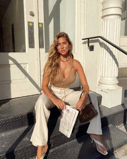 Kara Del Toro feet photo thumbnail