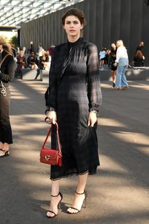 Alexandra Daddario feet photo thumbnail