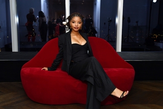 Halle Bailey feet photo thumbnail