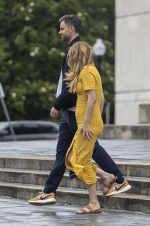 Jennifer Lawrence feet photo thumbnail