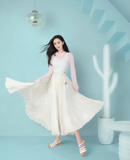 Mi Yang feet photo thumbnail