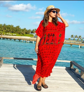 Hina Khan feet photo thumbnail