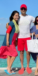 Hina Khan feet photo thumbnail