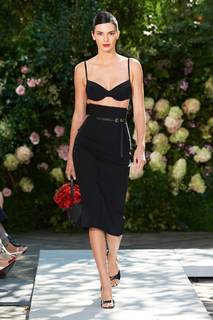 Kendall Jenner feet photo thumbnail