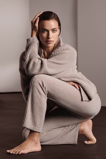 Irina Shayk feet photo thumbnail