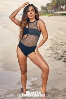 Anitta feet photo thumbnail