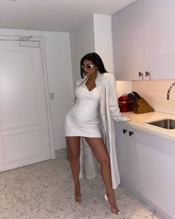 Kylie Jenner feet photo thumbnail