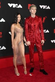 Megan Fox feet photo thumbnail