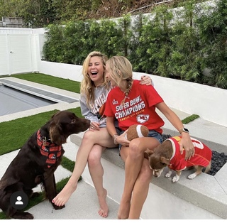 Tara Lipinski feet photo thumbnail