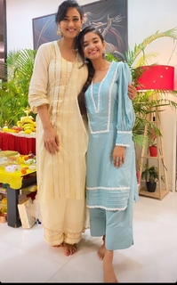 Anushka Sen feet photo thumbnail