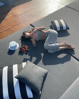 Bruna Marquezine feet photo thumbnail