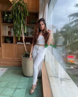 Jannat Zubair Rahmani feet photo thumbnail