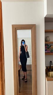 Kendall Jenner feet photo thumbnail