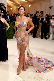 Irina Shayk feet photo thumbnail