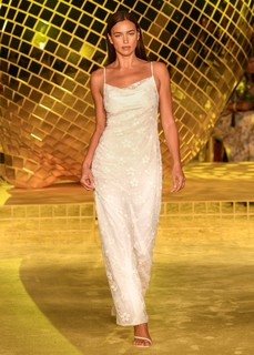 Irina Shayk feet photo thumbnail