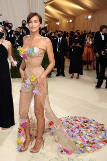 Irina Shayk feet photo thumbnail