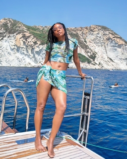 Gabrielle Union feet photo thumbnail