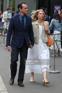 Claire Danes feet photo thumbnail