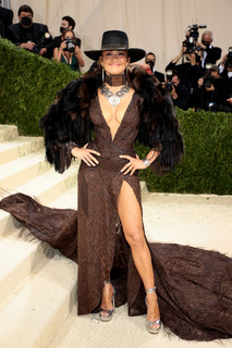Jennifer Lopez feet photo thumbnail