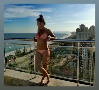 Karolina Kowalkiewicz feet photo thumbnail