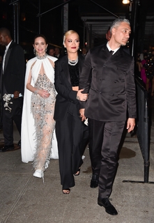 Rita Ora feet photo thumbnail