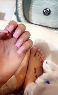 Victoria Waldrip feet photo thumbnail