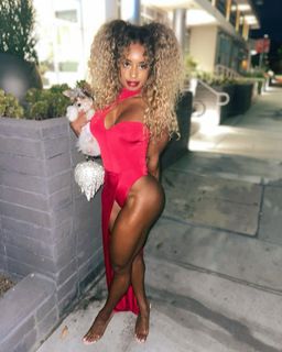 Qimmah Russo feet photo thumbnail