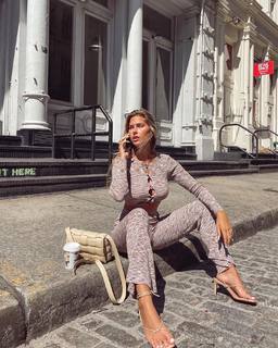 Kara Del Toro feet photo thumbnail