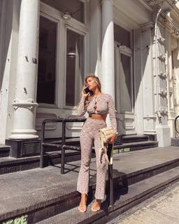 Kara Del Toro feet photo thumbnail