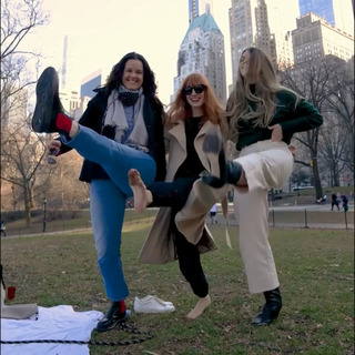 Jessica Chastain feet photo thumbnail
