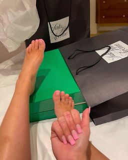 Victoria Waldrip feet photo thumbnail