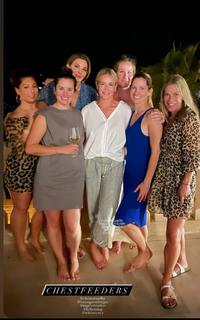 Chelsea Handler feet photo thumbnail