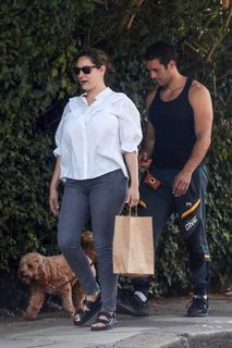 Kelly Brook feet photo thumbnail