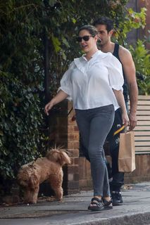 Kelly Brook feet photo thumbnail