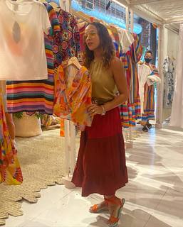 Dania Ramirez feet photo thumbnail