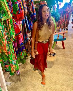 Dania Ramirez feet photo thumbnail