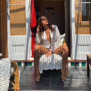 Dania Ramirez feet photo thumbnail