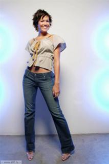 Mandy Moore feet photo thumbnail