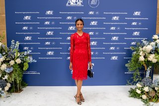 Zoe Saldana feet photo thumbnail