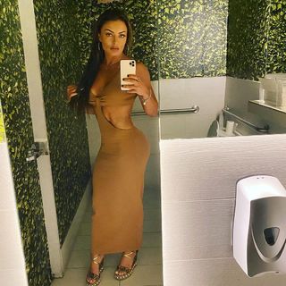 Amanda Saccomanno feet photo thumbnail