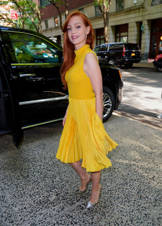 Jessica Chastain feet photo thumbnail