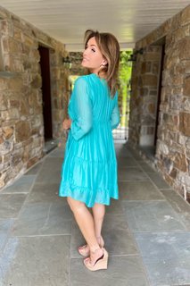 Lisa Robertson feet photo thumbnail